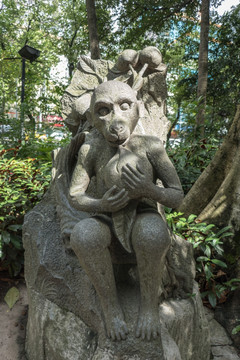 南湖公园猴雕塑