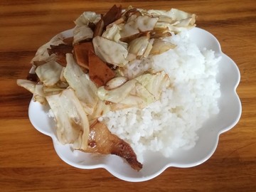 盐煎肉盖饭