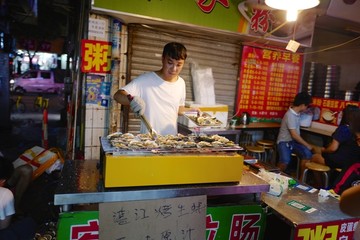 广州小街道 夜景 广东省 广州