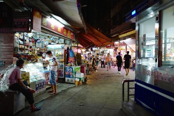 广州小街道 夜景 广东省 广州