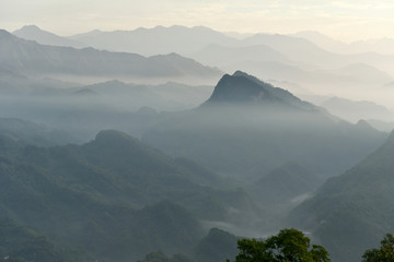 水墨山水画