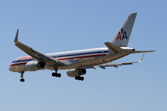 美国航空 波音757 飞机降落