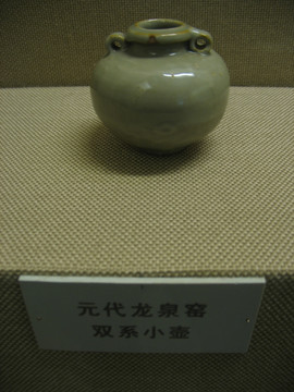龙泉瓷罐