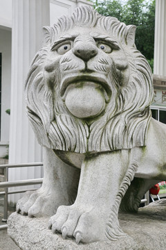 威武狮子雕像