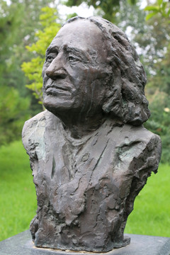 铜雕匈牙利钢琴家李斯特雕像