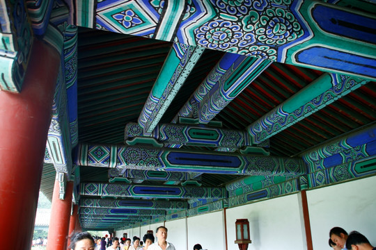 雕梁画栋