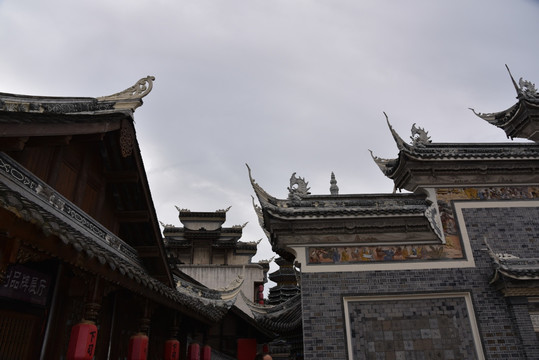 古宅屋顶