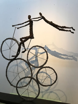 雕塑 骑车人