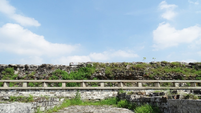城墙遗迹