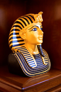 古埃及法老雕像