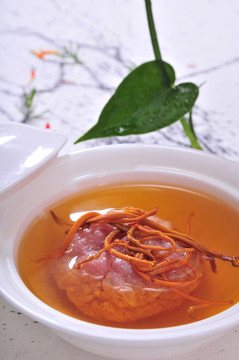 虫草花炖肉汁