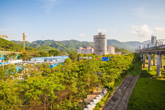 深圳3号线长岭陂站