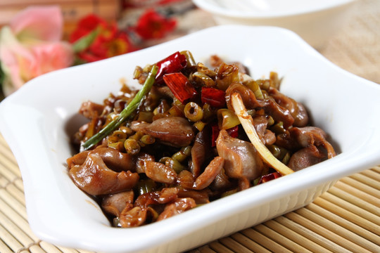 酸豆角鸡胗