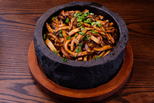 香菇肉丝煲