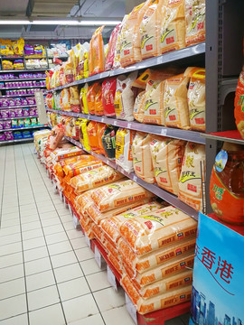 超市大米专柜 超市食品卖场