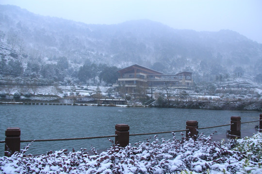 长沙梅溪湖桃花岭雪景