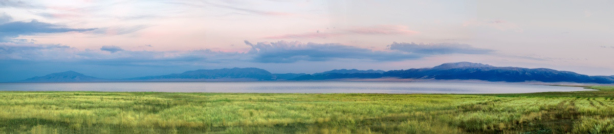 新疆风光 赛里木湖清晨 日出