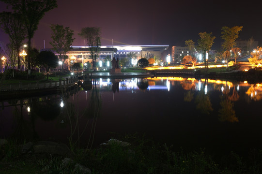 阿坝师范学院南湖高清夜景