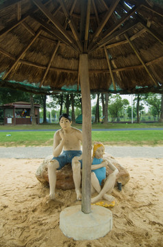 沙滩人物雕塑
