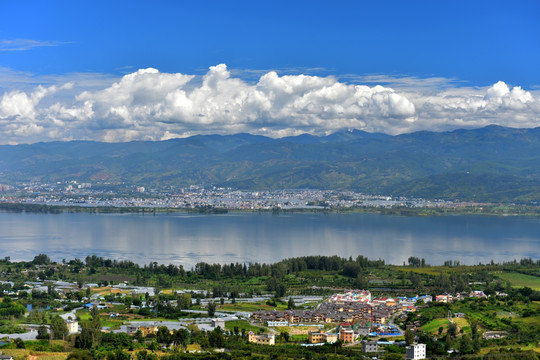 西昌邛海风光