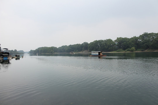 水上船只 水墨画素景