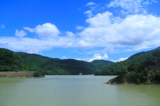 凤凰山森林公园香山冲水库