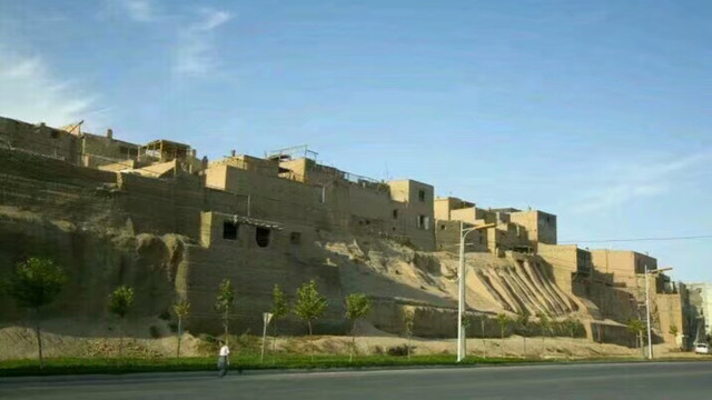 新疆建筑