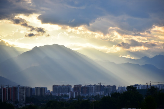 霞光万丈 魅力西昌