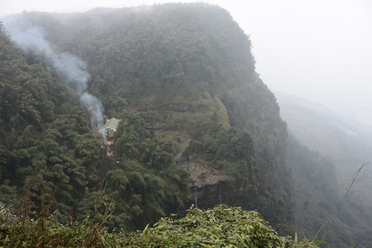 青山 人烟