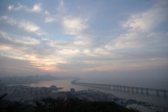 大连星海湾跨海大桥日出