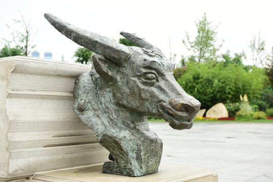 牛雕塑 十二生肖