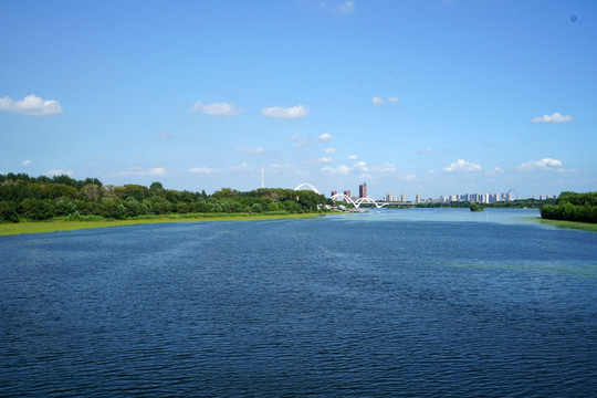沈阳浑河 蓝天 河水