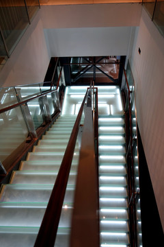 楼梯 玻璃楼梯