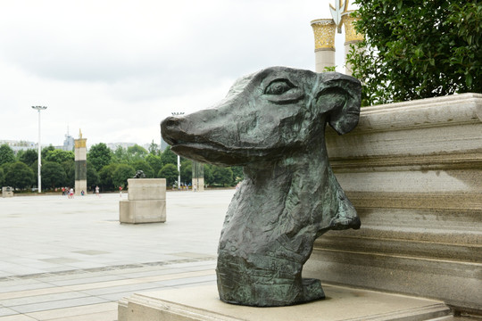 狗雕塑 十二生肖