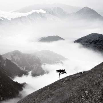 意境水墨山