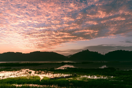 岷江朝霞