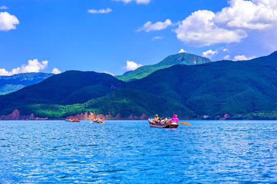 游船 泸沽湖
