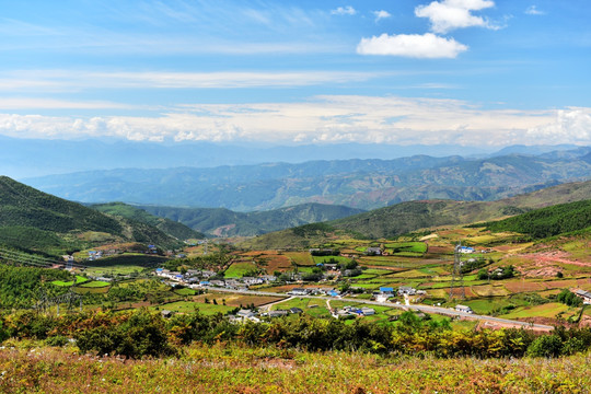 西部山峦