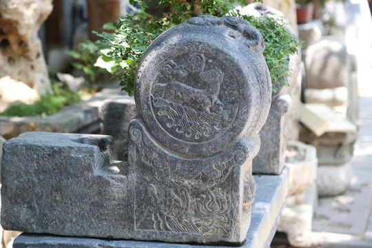 石雕麒麟图案古代门墩