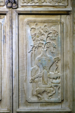 回族传统木门木雕画