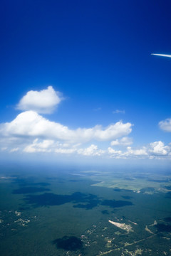 空中旅行 蓝天白云 俯视大地