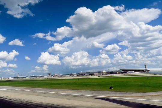 休斯顿机场 蓝天白云