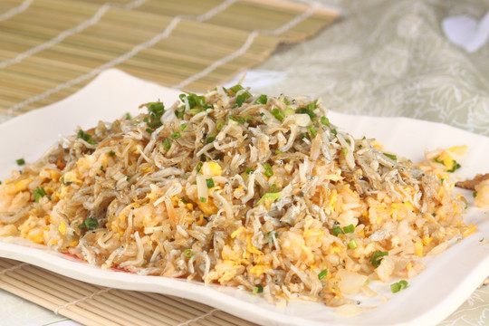 鱼炒饭