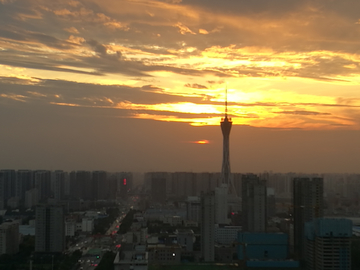 夕阳下的郑州福塔