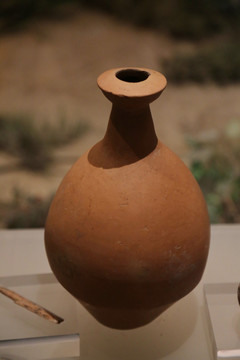 新石器时代红陶瓶