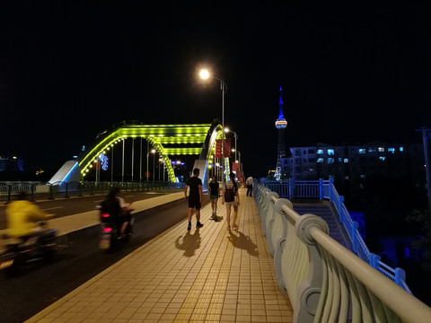 大桥夜景