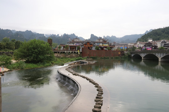 湖水桥梁