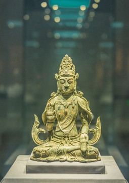 铜鎏金菩萨座像