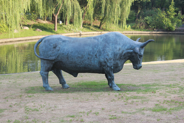 牛雕像