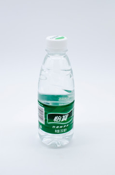 矿泉水
